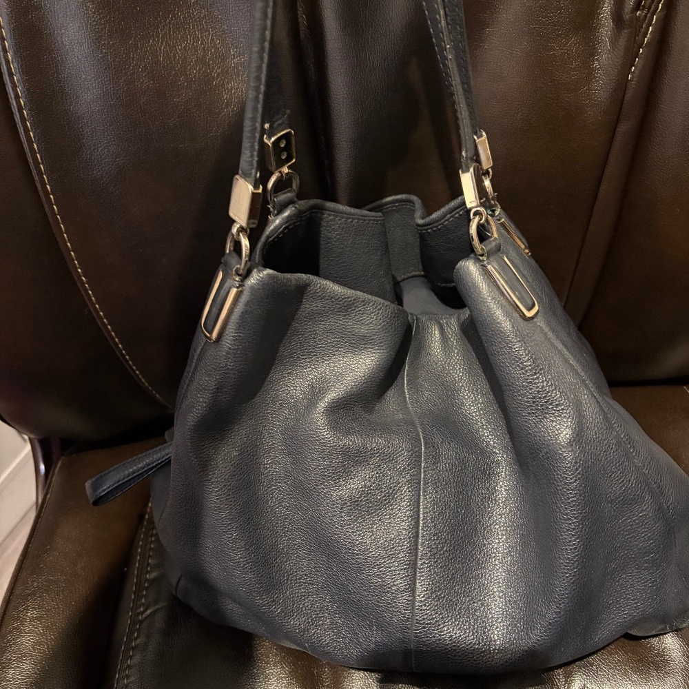 Beautiful Coach slouch hobo handbag bag purse navy. good used condition